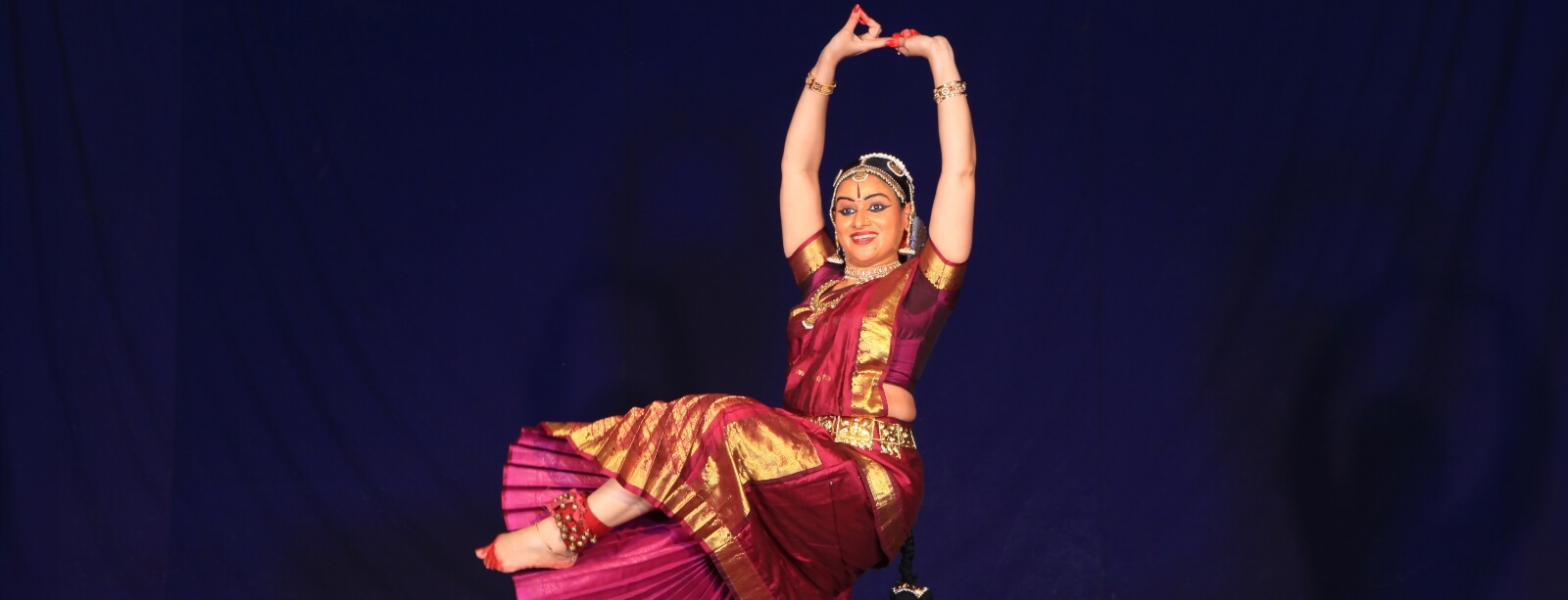 bharatnatyam-bg